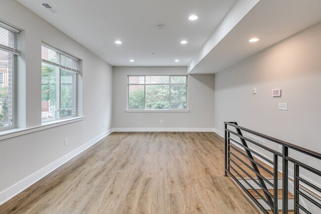 Building Photo - 1218 N 6th St
