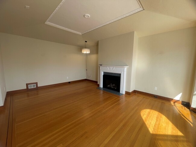 Building Photo - 2717 34th Ave