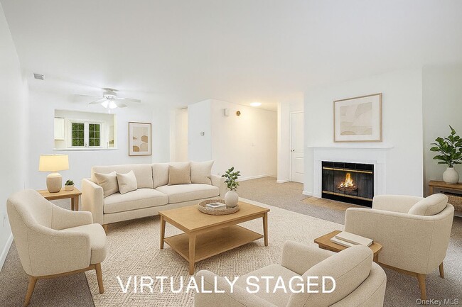 Building Photo - 2102 Martingale Dr