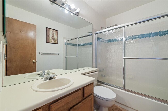 Building Photo - Gorgeous 5 Bedroom, 4 Bath Home on the Edge of Golden & Morrison – Prime Lakewood Location!