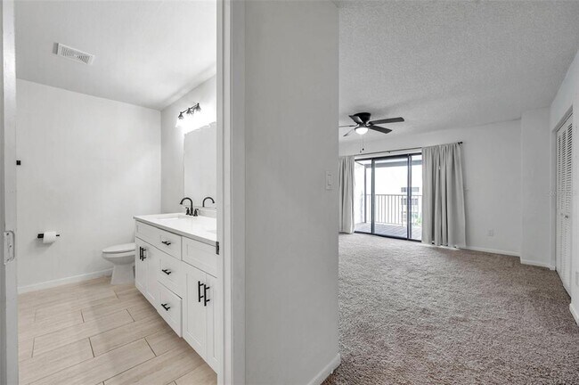 Building Photo - 745 Pinellas Bayway S