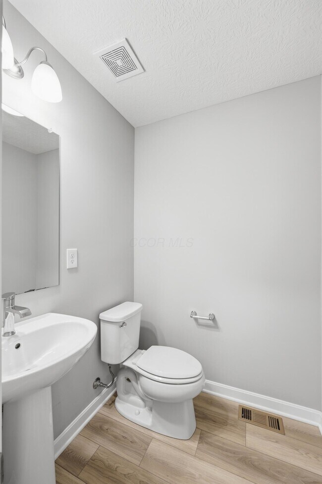 Building Photo - 5749 Shadowfair Ln