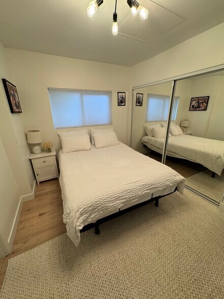 Building Photo - 2481 Walgrove Ave