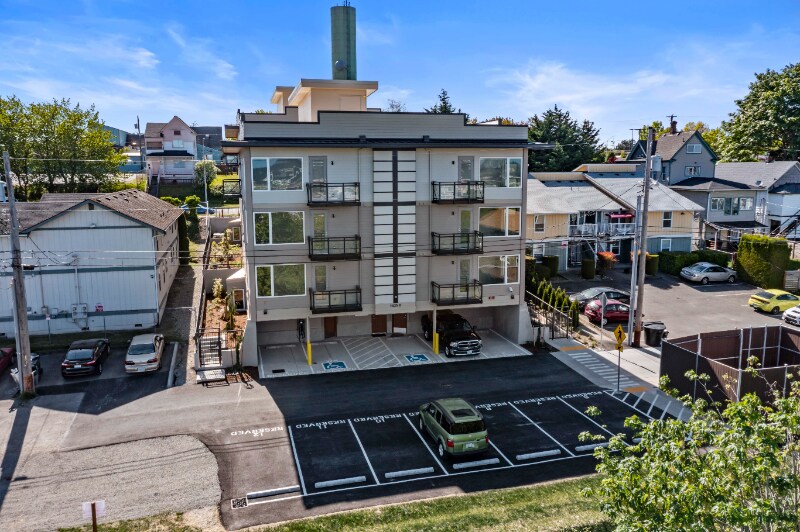 Building Photo - 1925 S I St