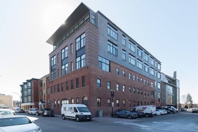 Building Photo - 70-72-72 Northampton St