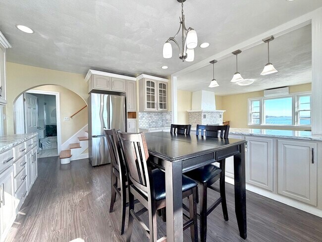 Building Photo - 36 Annavoy St