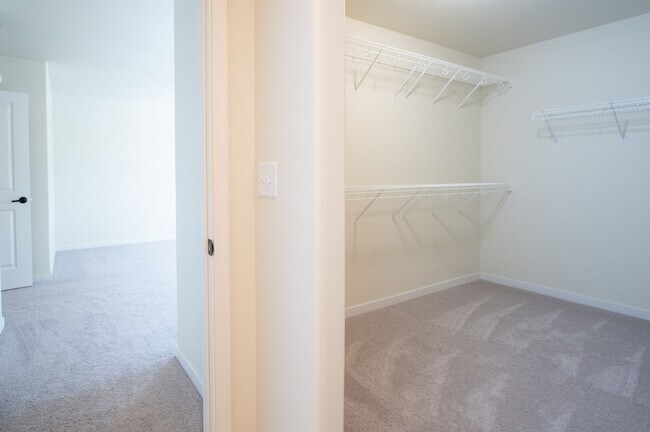 Building Photo - 1360 Goldenwood Dr