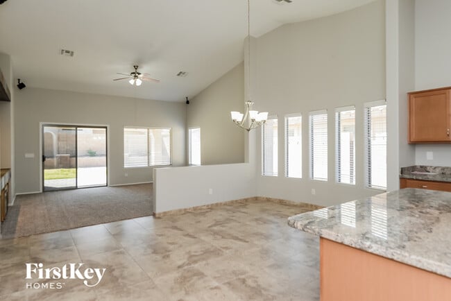Building Photo - 1263 W Busa Dr