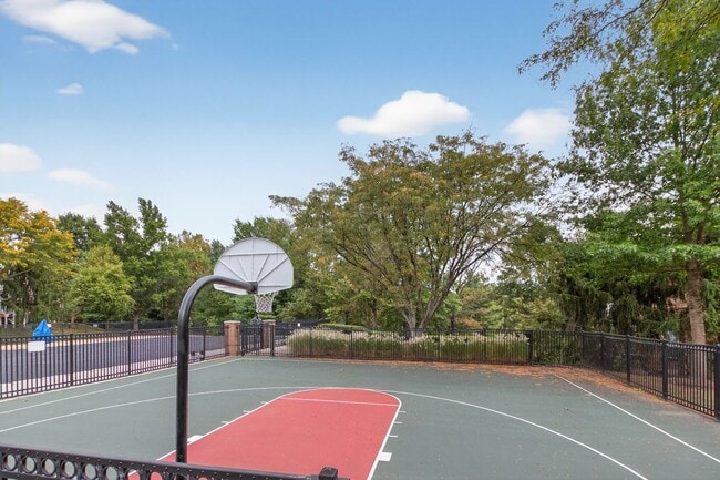 Building Photo - 23 Swanton Ln