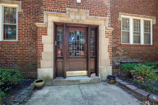 Building Photo - 7234 Amherst Ave