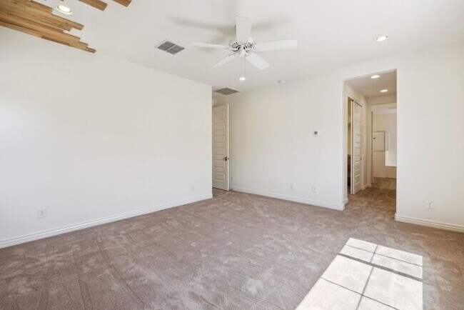 Building Photo - Modern 4-bedroom, 3.5-bathroom single-family home in the heart of North Tempe