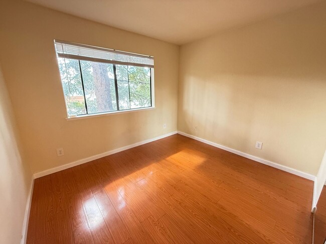 Building Photo - Fremont- Newly Upgraded, 2 Bed 2 Bath Cond...