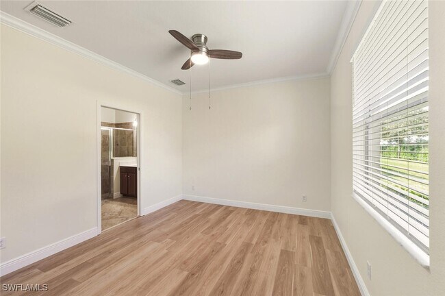 Building Photo - 2080 Wellington St