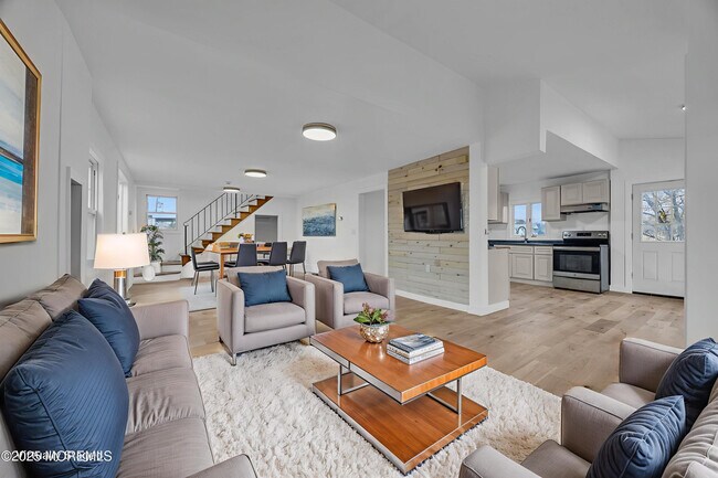 Building Photo - 234 Beach Ave