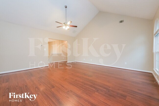 Building Photo - 161 Solomon Dr