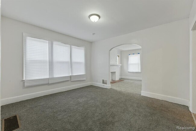 Building Photo - 13601 Northlawn St