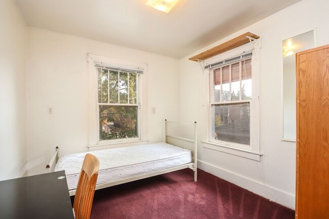 Building Photo - Guaranteed Lease - Sign Today!