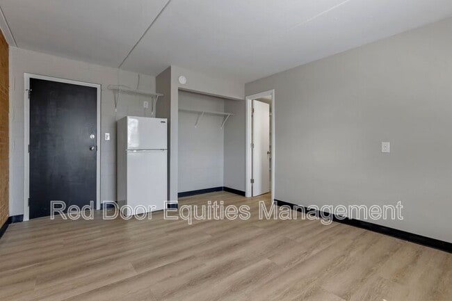 Building Photo - 425 Mt Vernon Rd