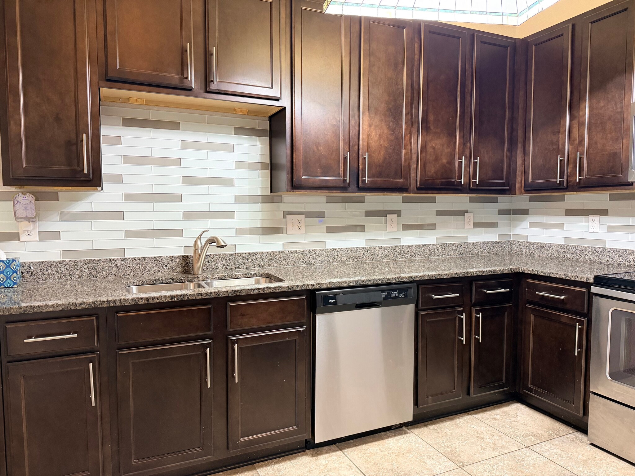 Kitchen - 200 Larkin Place