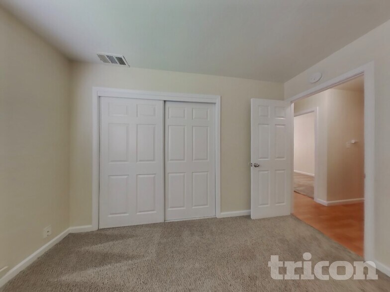 Building Photo - 1724 Hemlock St