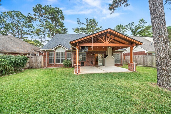 Building Photo - 7911 Hidden Oaks Ln