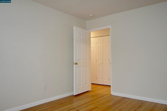 Building Photo - 609 Maureen Ln