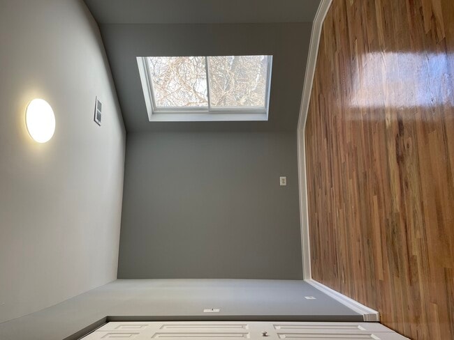 Building Photo - 1411 E 67th Pl