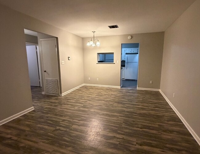 Building Photo - 205 Windward St