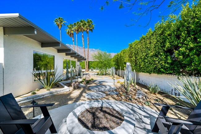 Building Photo - 1155 E Paseo El Mirador