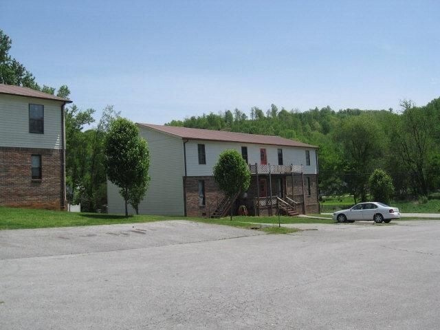 Primary Photo - 200 Railroad St