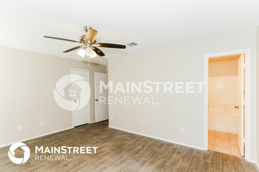 Building Photo - 805 Encino Dr