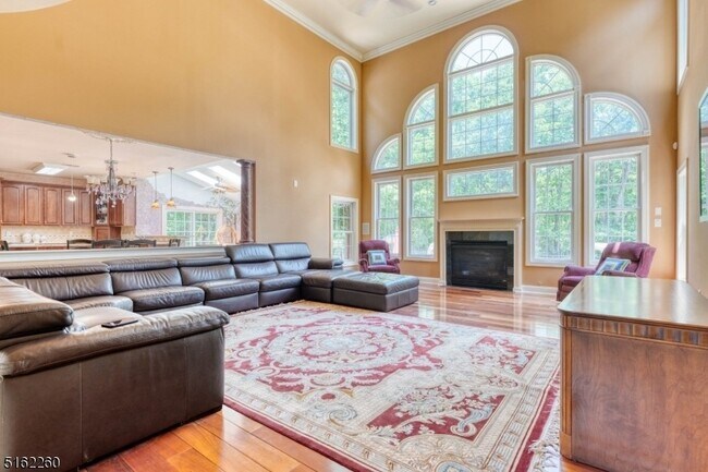 Building Photo - 12 Fieldflower Dr