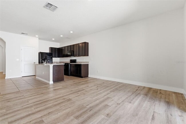 Building Photo - 424 Newmont Cir