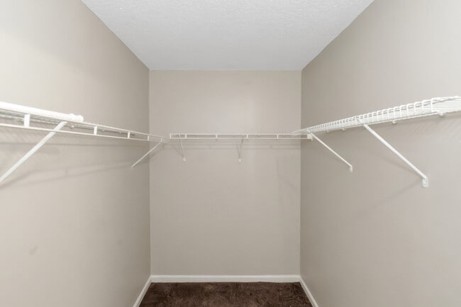 Building Photo - 2921 Russ Ln