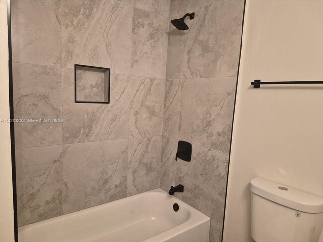 Building Photo - 6528 SW 41st Ct