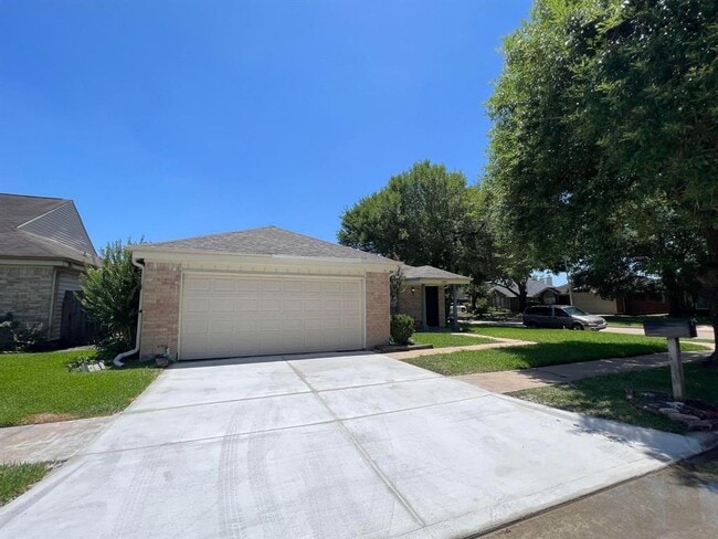 Primary Photo - 13531 Rainbow Falls St