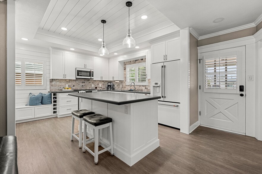 Building Photo - 10838 Newcomb Ave