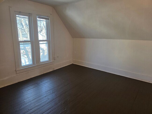 Building Photo - 204/206/208 N Fort Wayne St