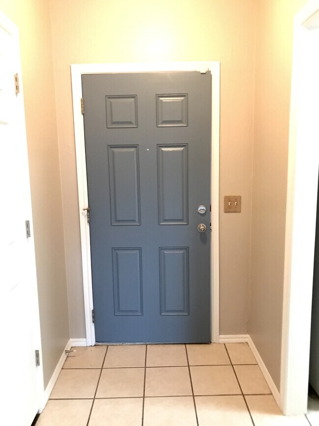 Building Photo - Great Home - Mid-Del Schools - Storm Shelter