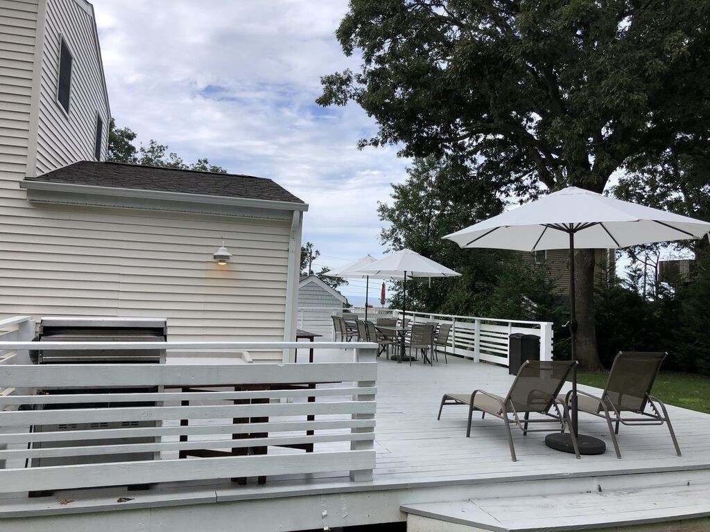 Building Photo - 30 Point Breeze Dr