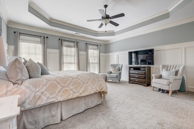 Building Photo - 2114 W Village Xing