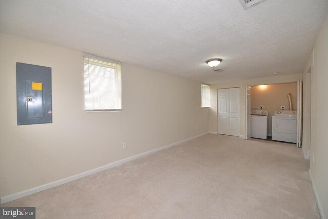 Building Photo - 5224 Forman Ct