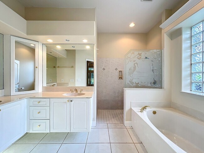 Building Photo - 4361 Davidia Dr