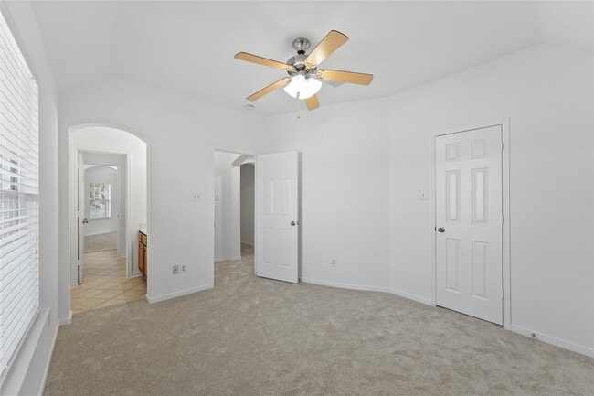 Building Photo - 26422 Creston Woods Dr