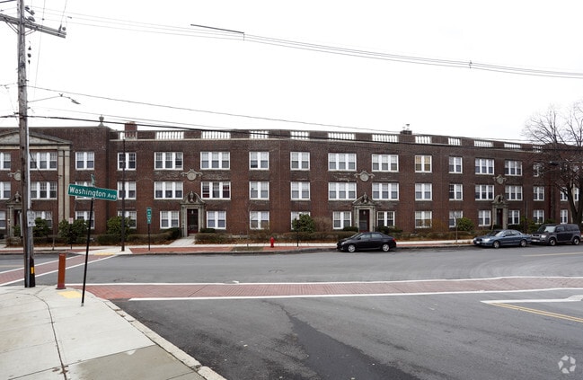 Harborview Apartments - Chelsea Harborview Apartments