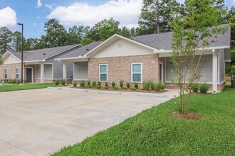 Building Photo - Peaks of Ruston - Senior living