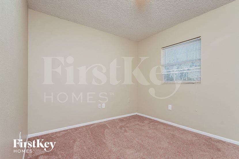 Building Photo - 839 Sherwood Dr