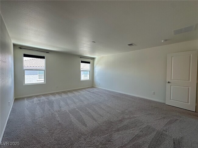 Building Photo - 6988 Sylmar Ave
