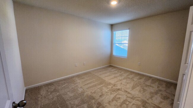 Building Photo - 365 Coastline Wy