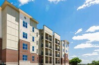 Building Photo - 607 Lenore St